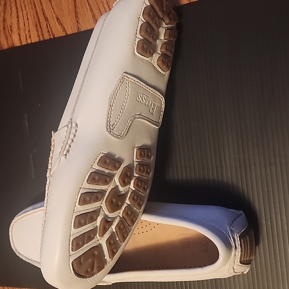 Shoes - Picture 4 of 5